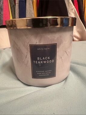 White Barn Marble-Style Black Teakwood Candle with Gold Lid